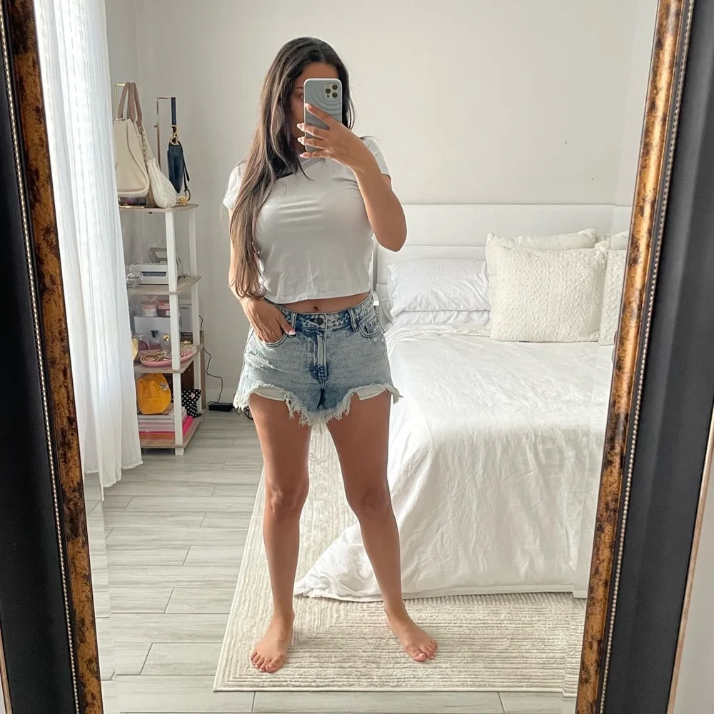 HIDDEN Los Angeles Distressed Denim Shorts - Picture 1 of 7